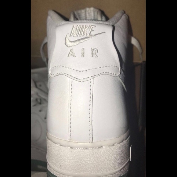 Nike shoes - Picture 1 of 3